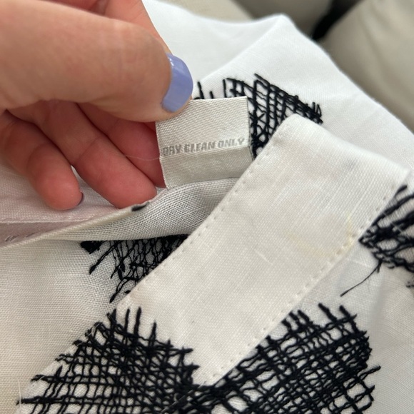 Tweeds White Linen Button Down Women’s Shirt with Black Embroidery Size Large - Picture 7 of 11